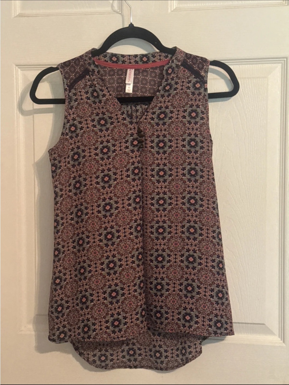 Xhilaration Brown Multicolor Sleeveless Geometric Print Top